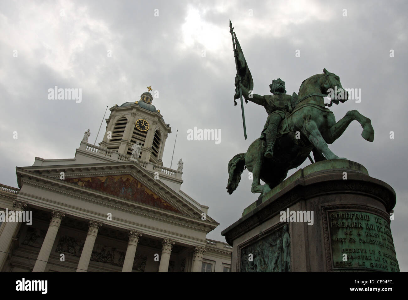 Statue of Godfrey de Bouillon in Brussels Stock Photo Alamy