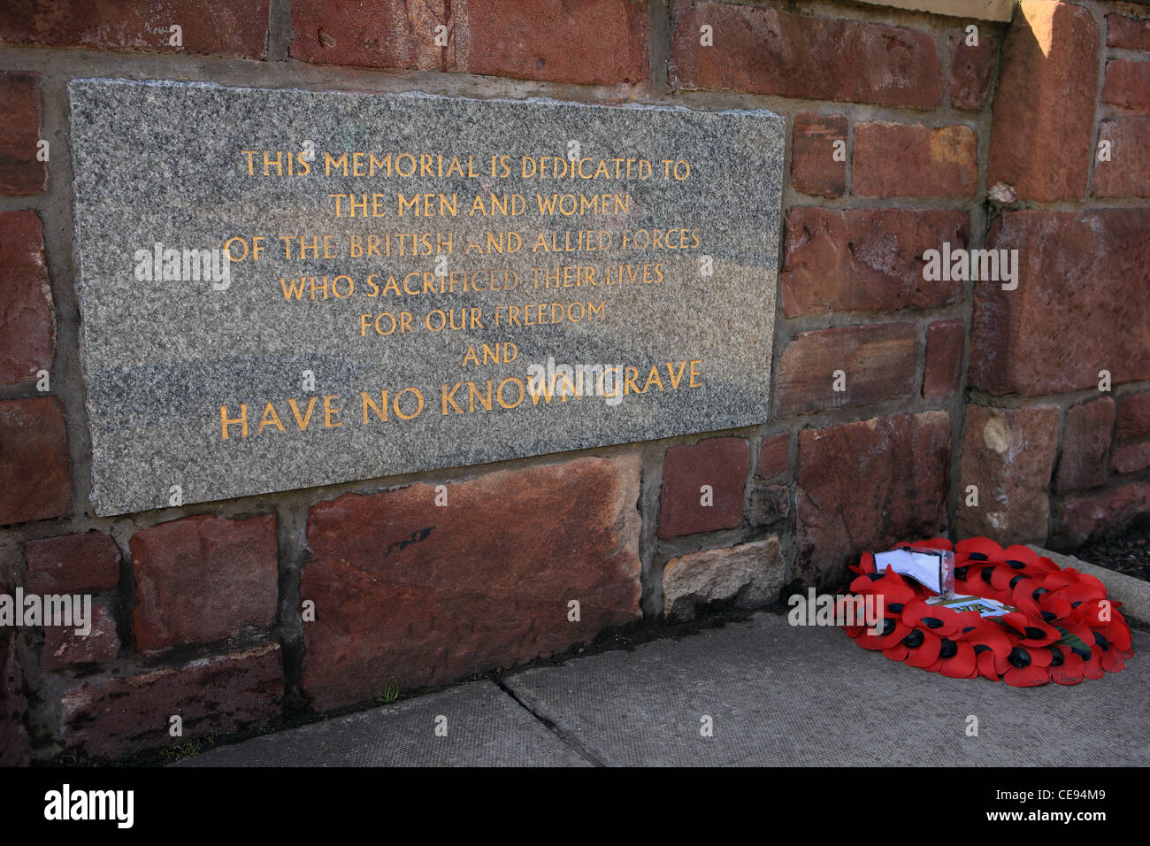 Memorial plaque for British & Allied Forces who lost their lives in the war and have no known grave Stock Photo