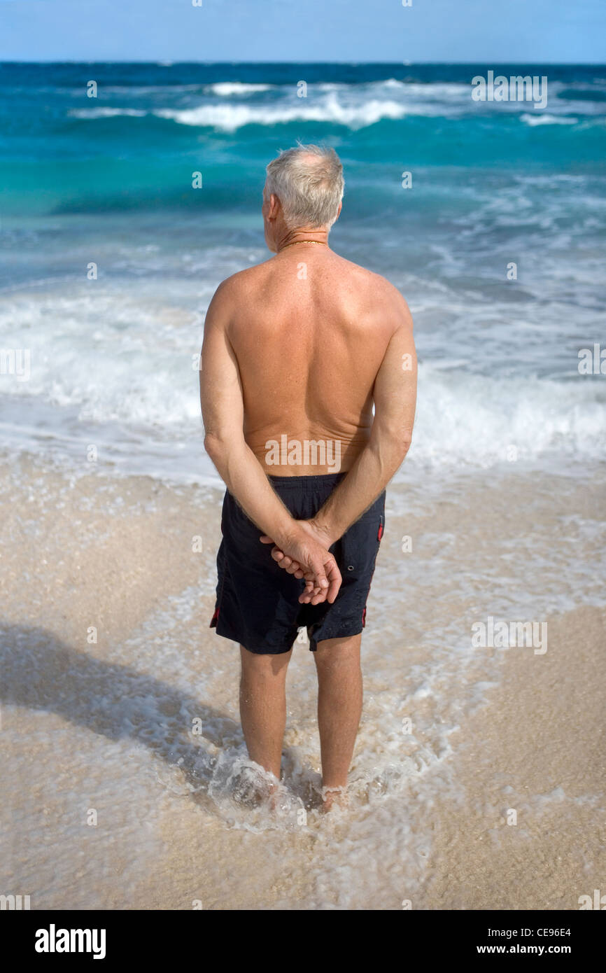 70-year-old shares inspiring swimsuit photos to take on ageism -   Resources