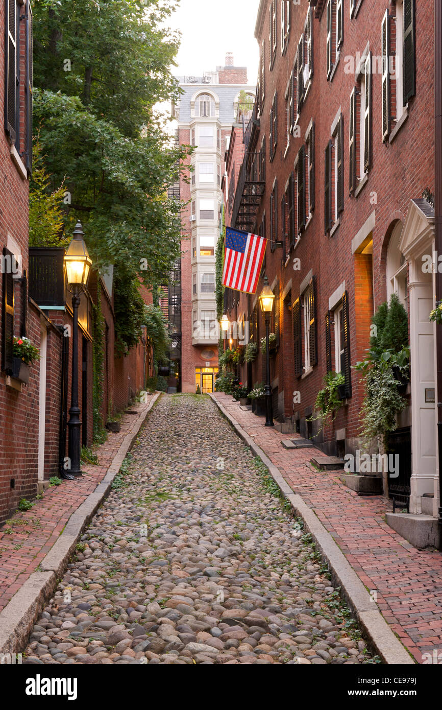 Acorn street in Boston. Dating back to the 1820s it is one of the most photographed streets in Boston, Massachusetts, USA. Stock Photo