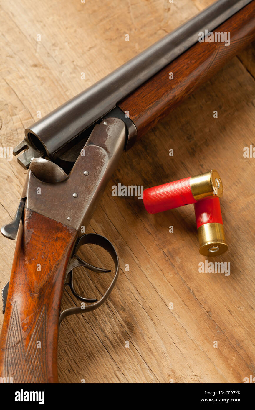 USA, Illinois, Metamora, Gun and bullets on table Stock Photo