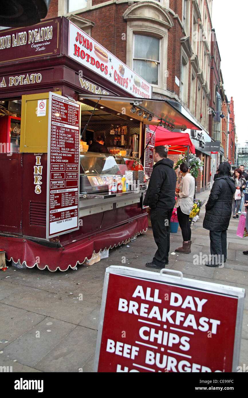 eating on the street Stock Photo - Alamy