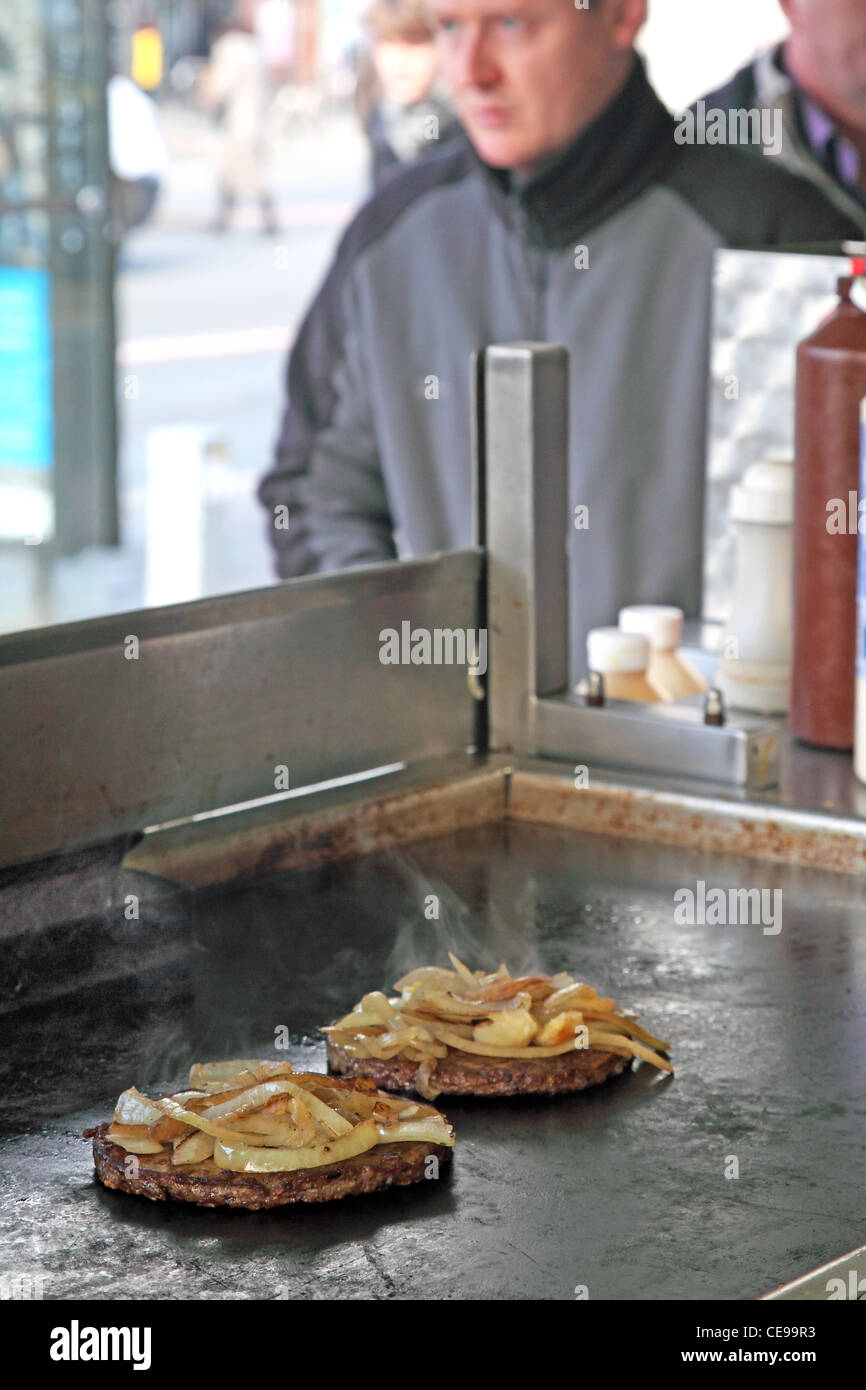 eating on the street Stock Photo - Alamy