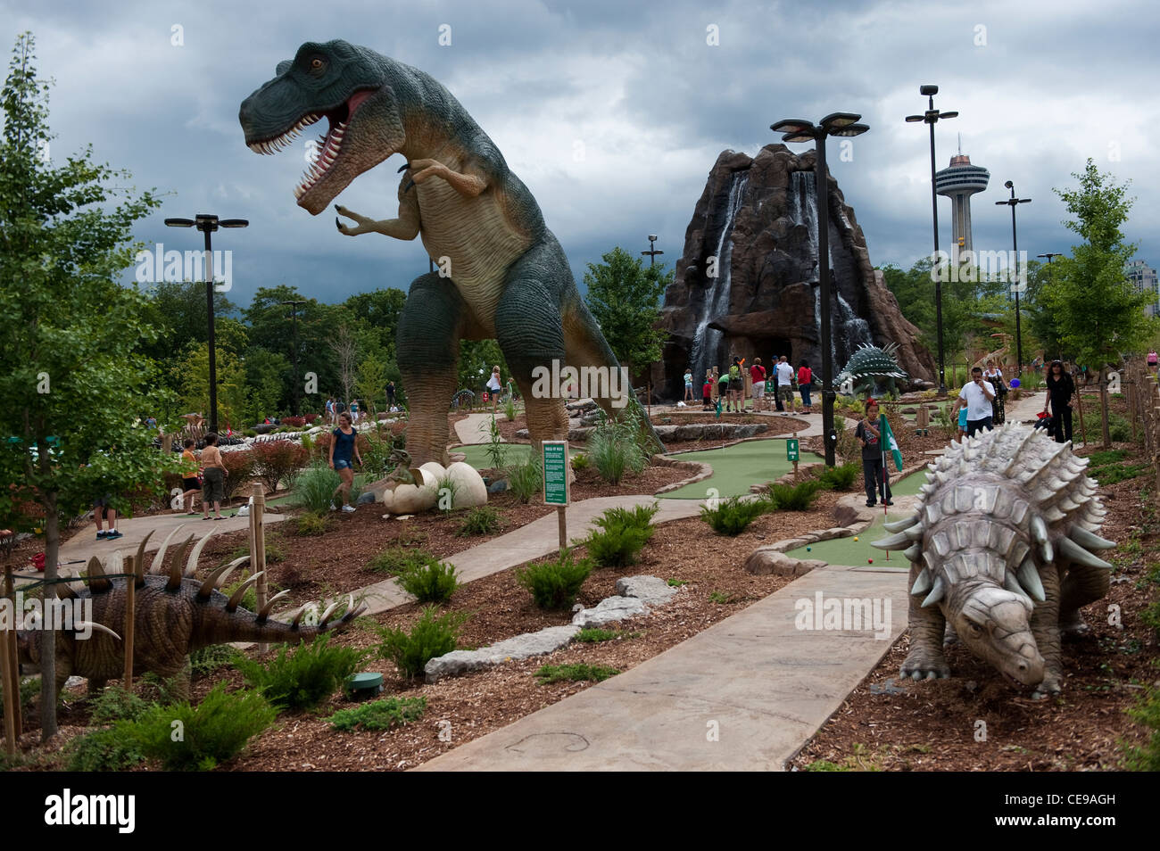 Imaginação, Divertimento, Jogo, Menina, Dinoaur Foto de Stock - Imagem de  menina, tiranossauro: 123573258