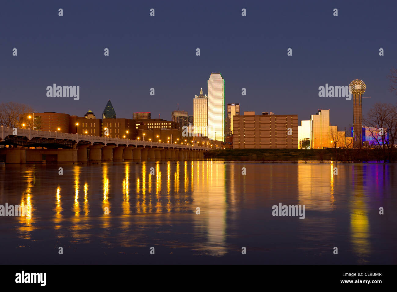 Trinity River Skyline Dallas Texas Stock Photos & Trinity River Skyline ...