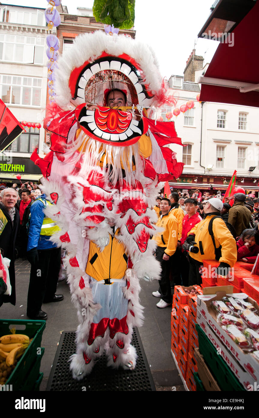 chinese new year tradition giving money