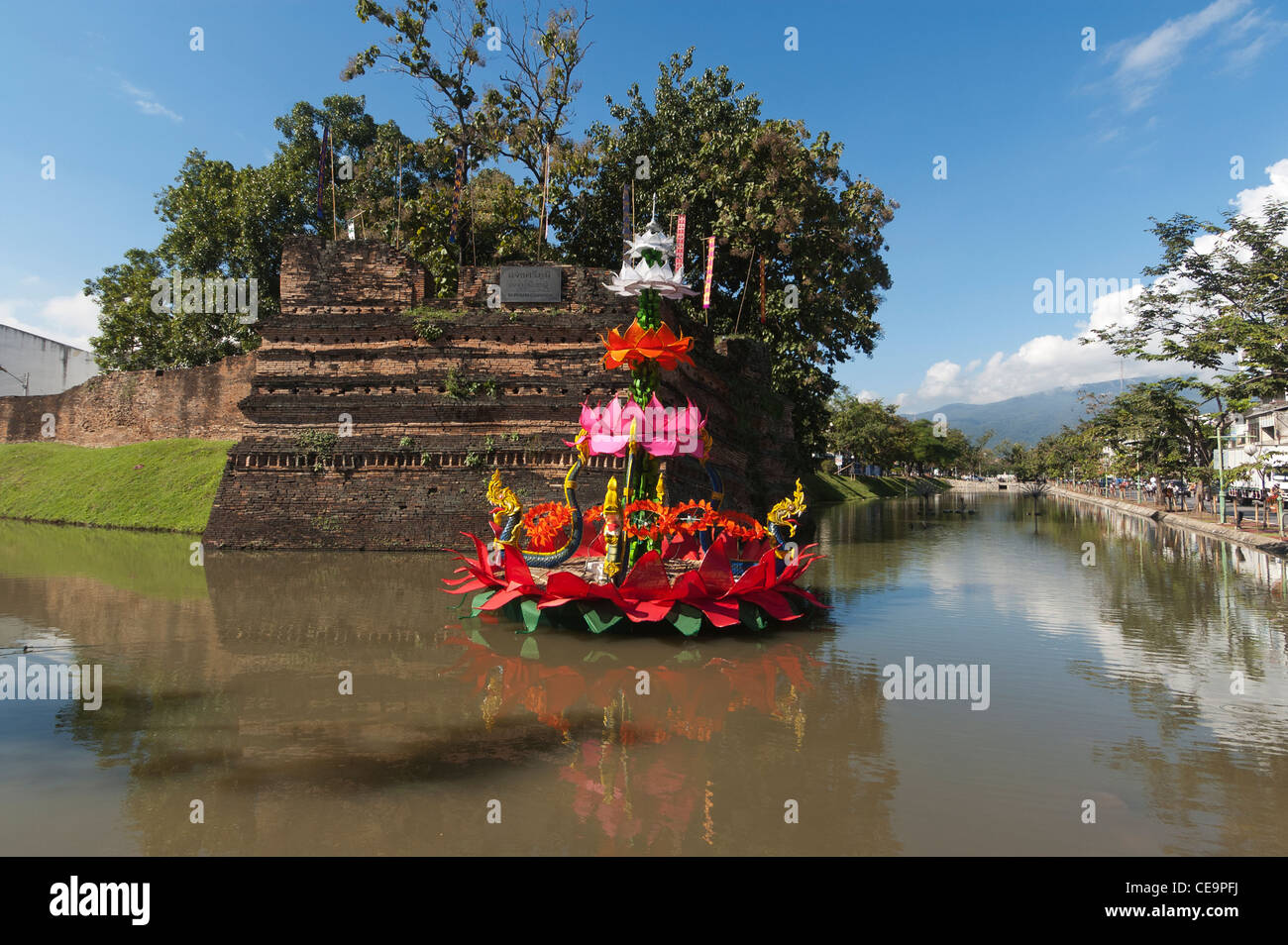 Elk208-1247 Thailand, Chiang Mai, old city, moat and Jaeng Sri Phum corner bastion
