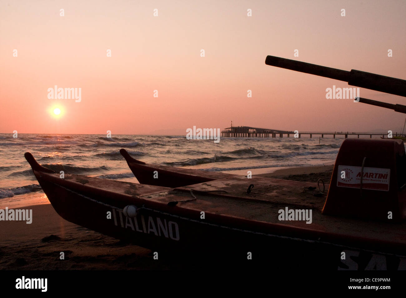 Sea water waves in sunset hi-res stock photography and images - Alamy