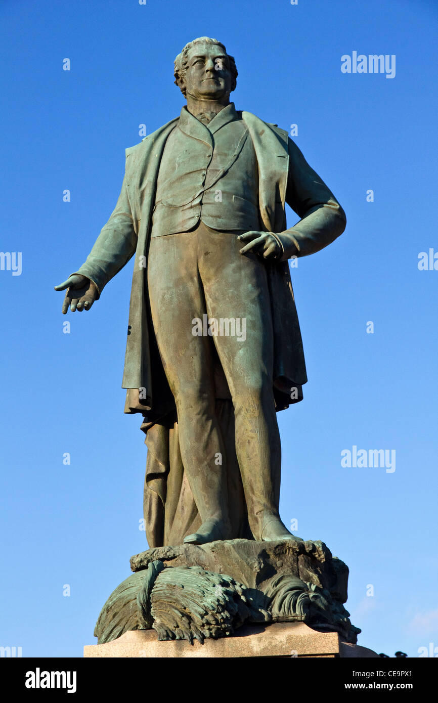 Get Robert peel statue bury Desktop Wallpaper Free