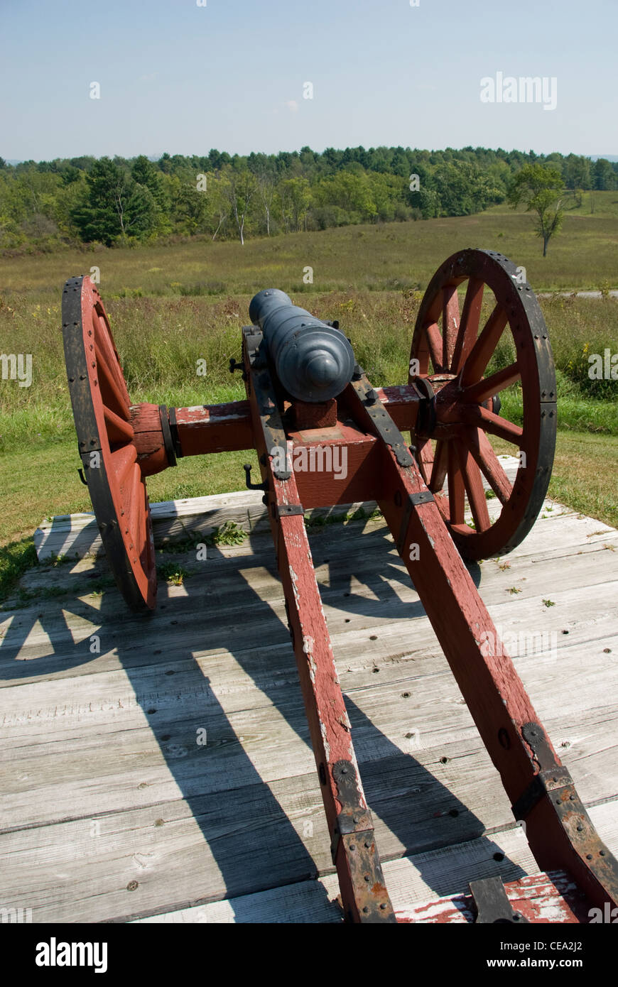 Cannon at Neilson Farm House (reconstructed) atop Bemis Heights in the Saratoga Battlefield. NY, USA. Stock Photo
