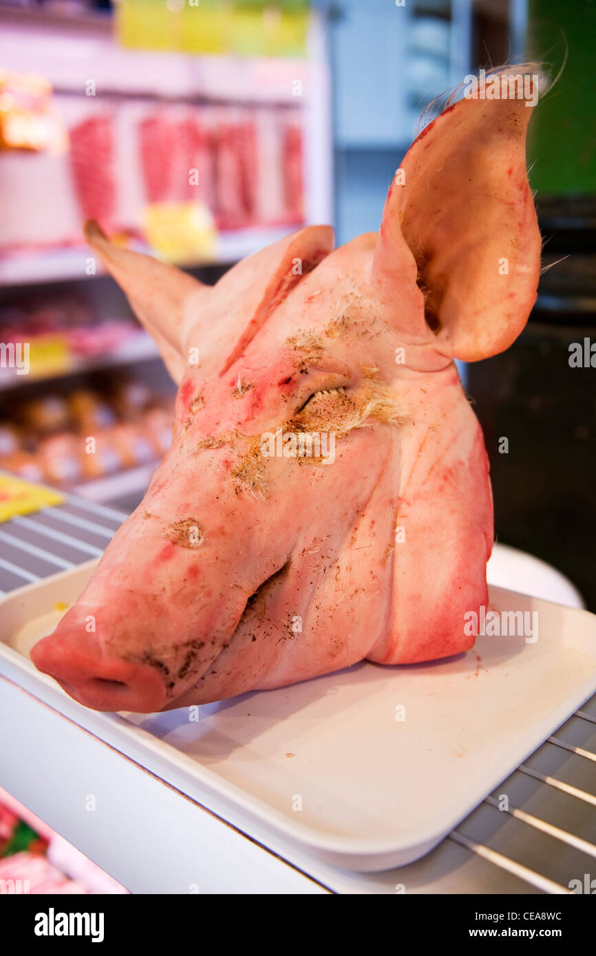 Butchers shop pigs head High Resolution Stock Photography and Images