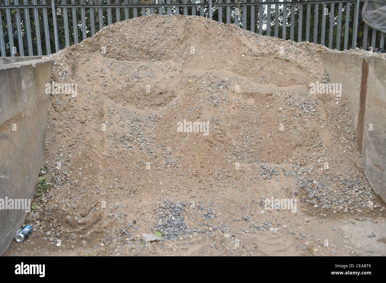 Building sand bay builders merchants hi-res stock photography and ...