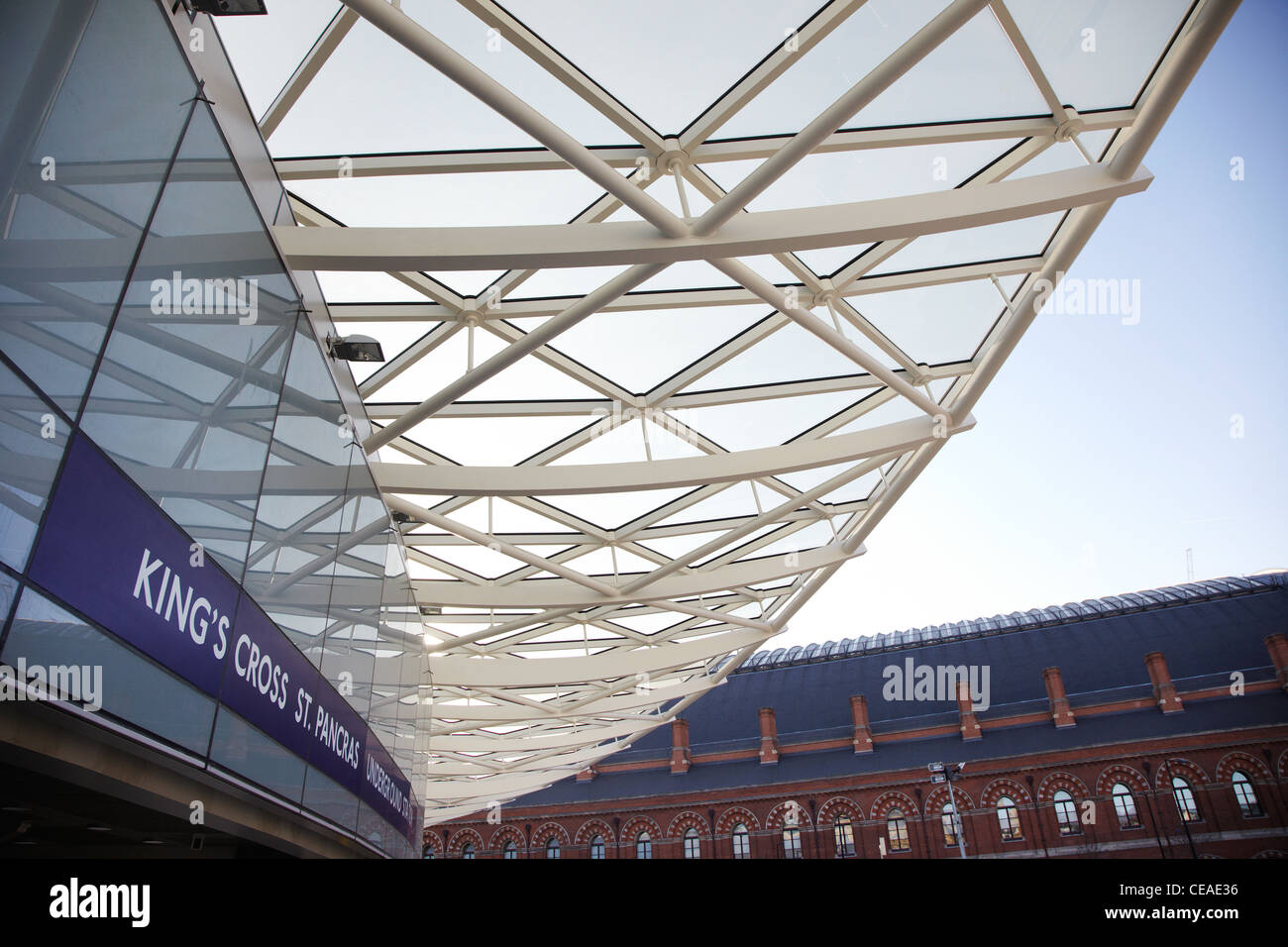 Kings cross london canopy hires stock photography and images Alamy