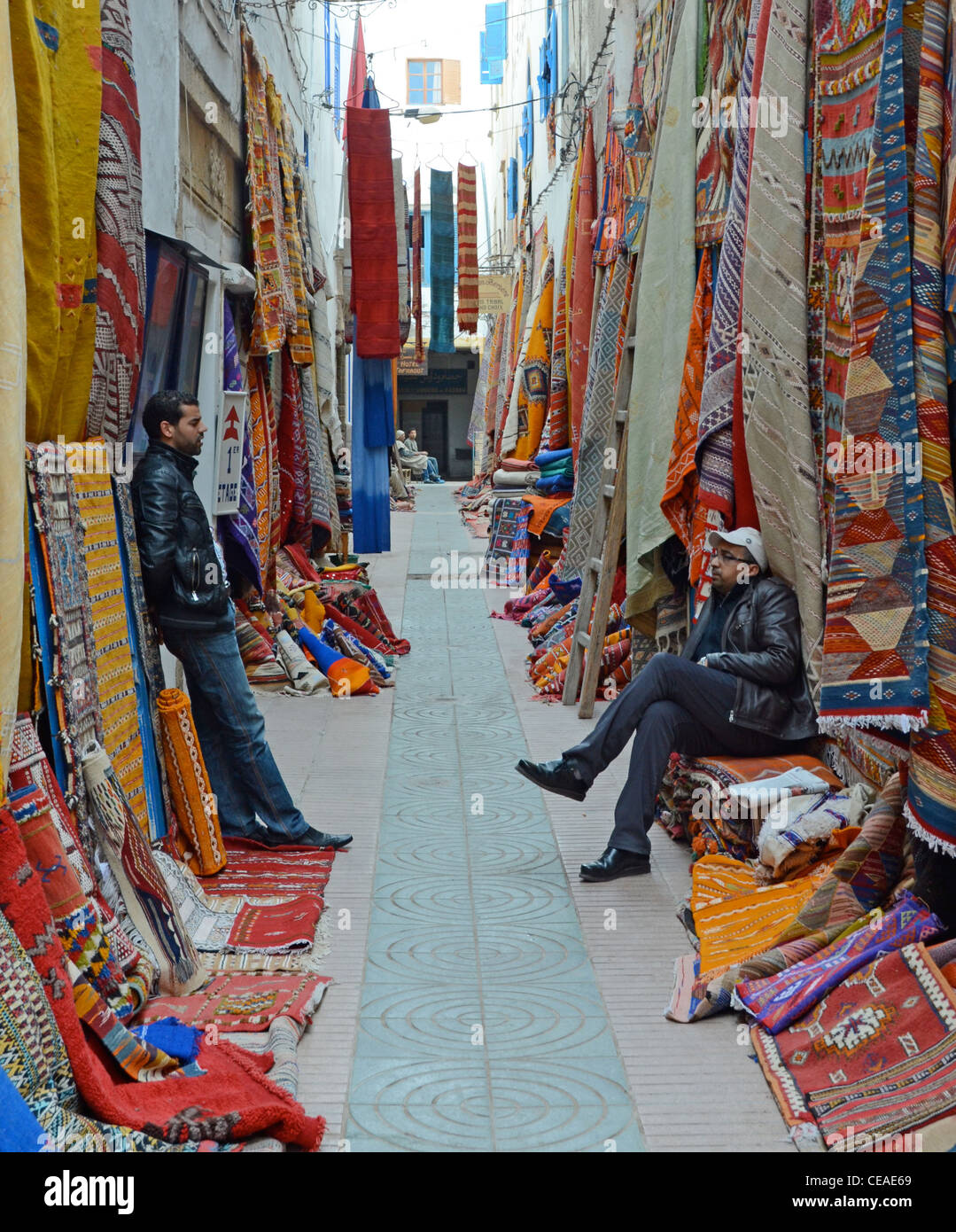 Morocco souk haggle hi-res stock photography and images - Alamy