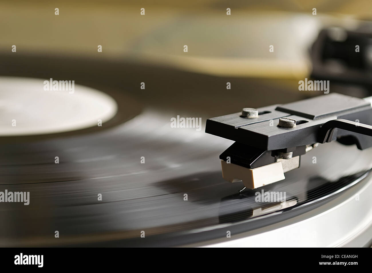record player stylus on a rotating disc Stock Photo Alamy