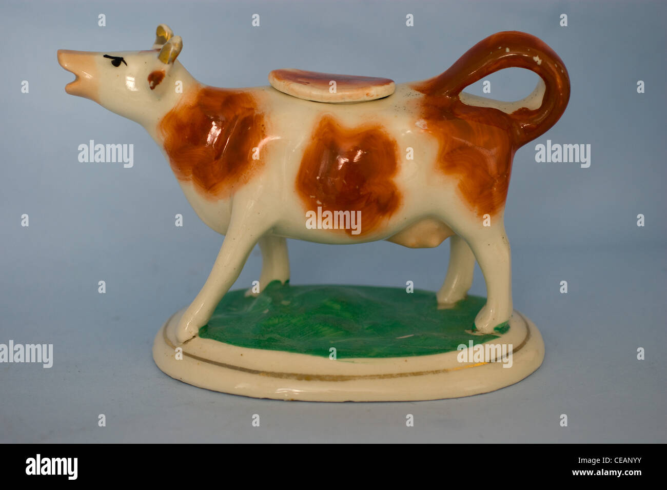 ANTIQUE VICTORIAN STAFFORDSHIRE POTTERY COW CREAMER MILK JUG PITCHER