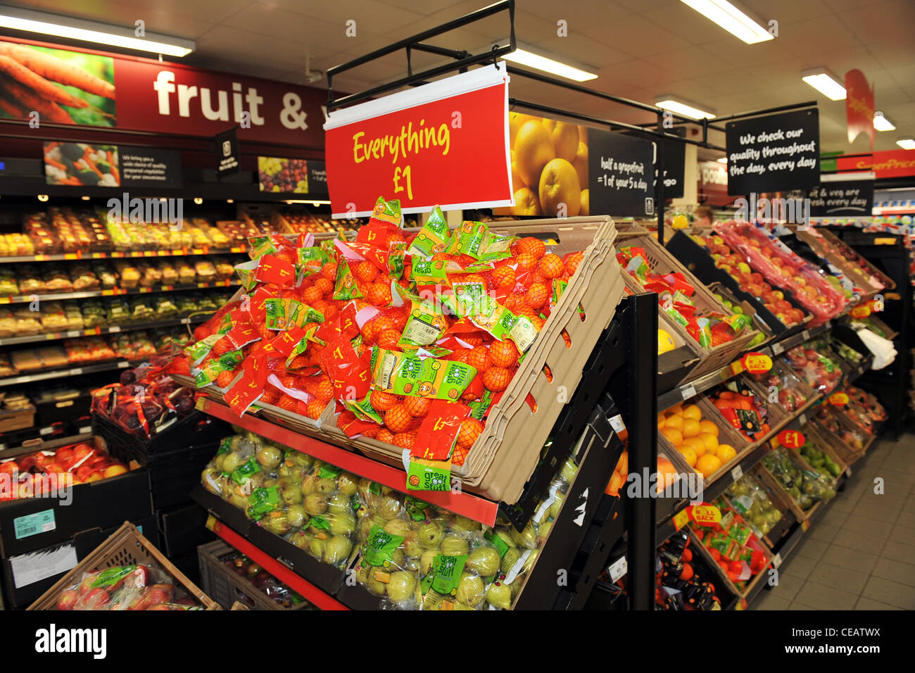 Fruit veg shop uk hires stock photography and images Alamy