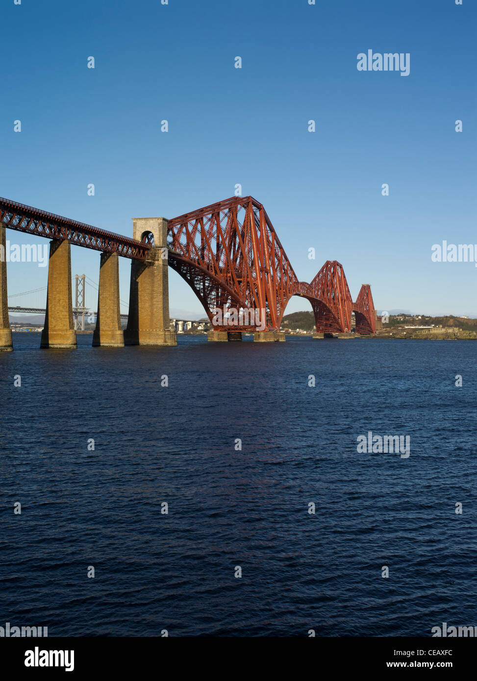 dh Forth Railway Bridge FORTH BRIDGE LOTHIAN Victorian Cantilever steel granite bridge Firth of Forth river scotland Stock Photo