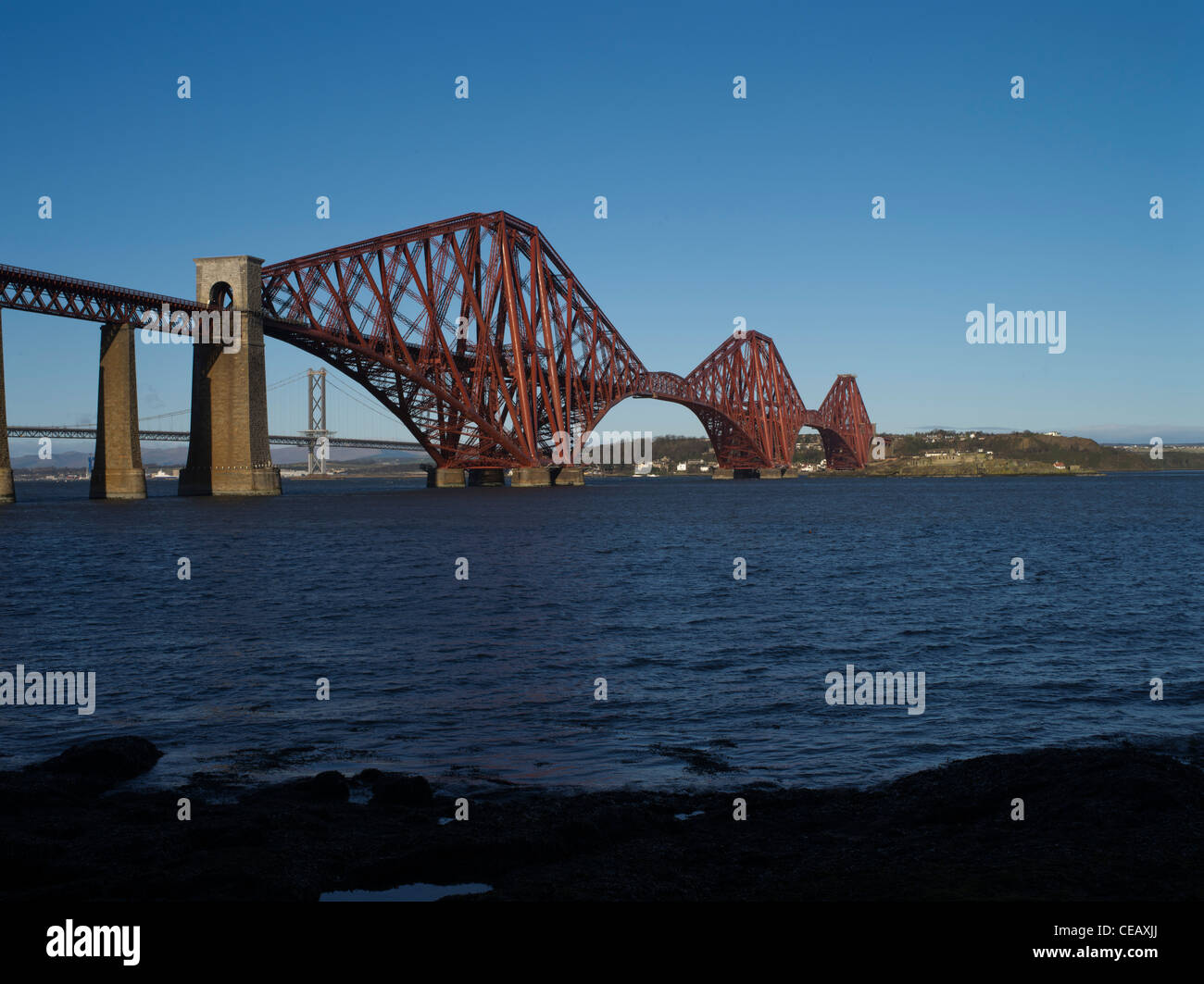 dh Forth Railway Bridge FORTH BRIDGE LOTHIAN Victorian Cantilever steel granite bridge river scotland iron bridges Stock Photo