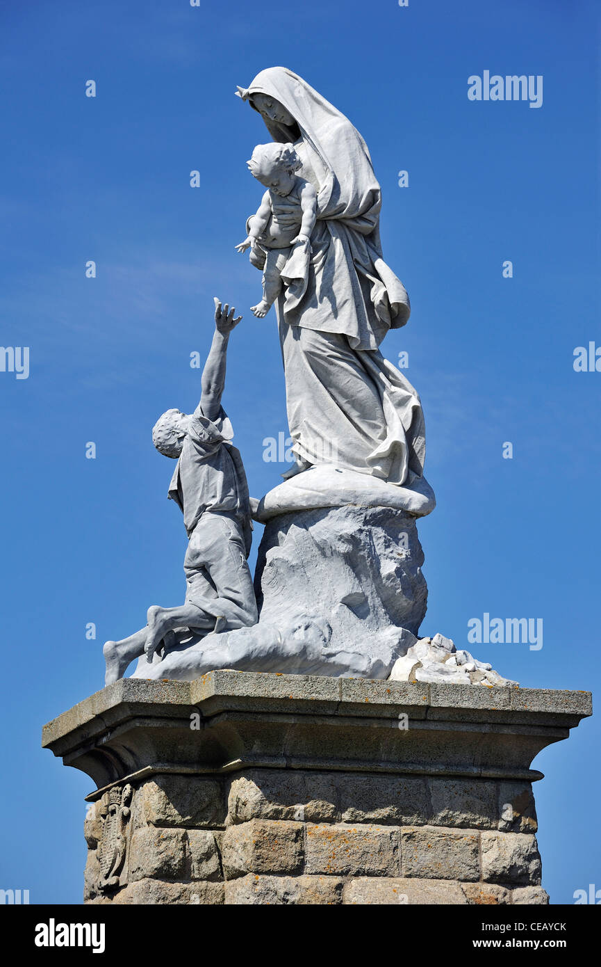 The statue Notre-Dame des naufragés at the Pointe du Raz at Plogoff, Finistère, Brittany, France Stock Photo