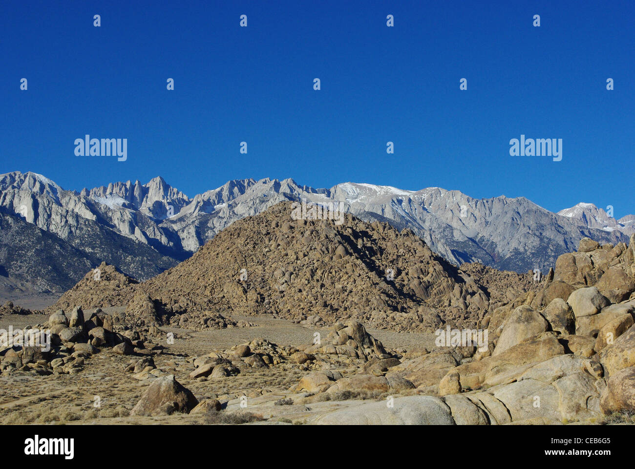 Boulder mountains, rocks and Sierra Nevada, Alabama Hills, California Stock Photo