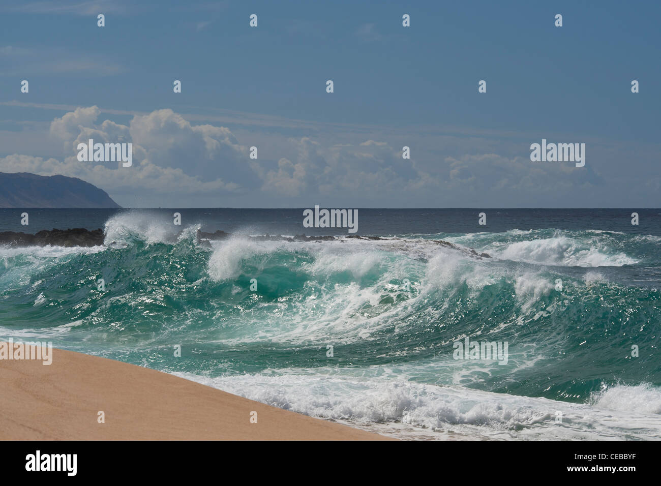Waves breaking on North Shore, Oahu Stock Photo