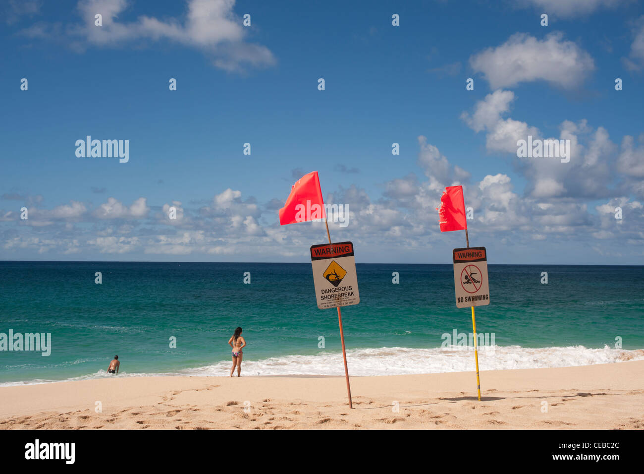 Dangerous Shorebreak signs, North Shore, Oahu Stock Photo