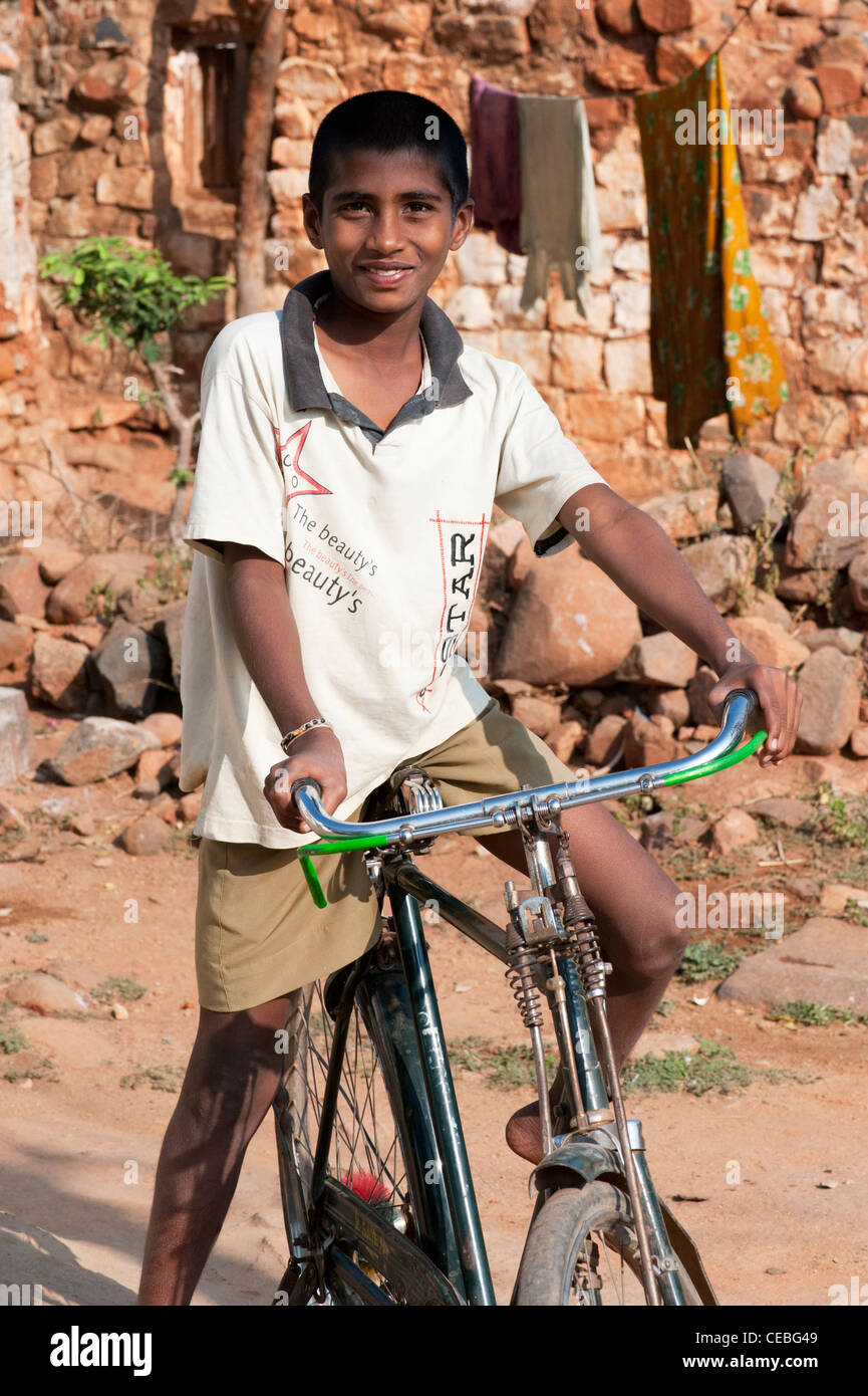 India kid cycling High Resolution Stock Photography and Images - Alamy