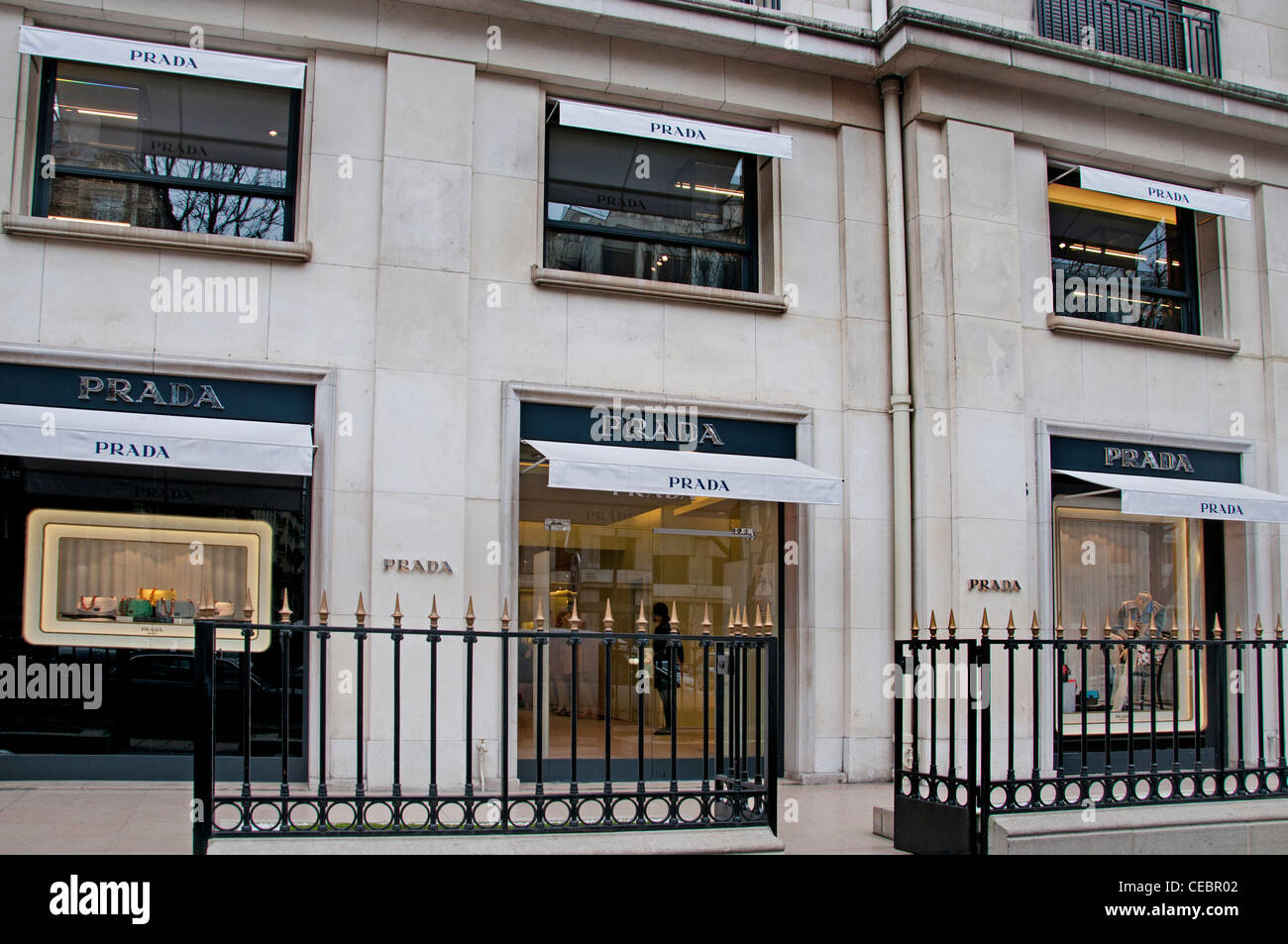 mengene cekmek terorist boutique prada avenue montaigne bilsanatolye com