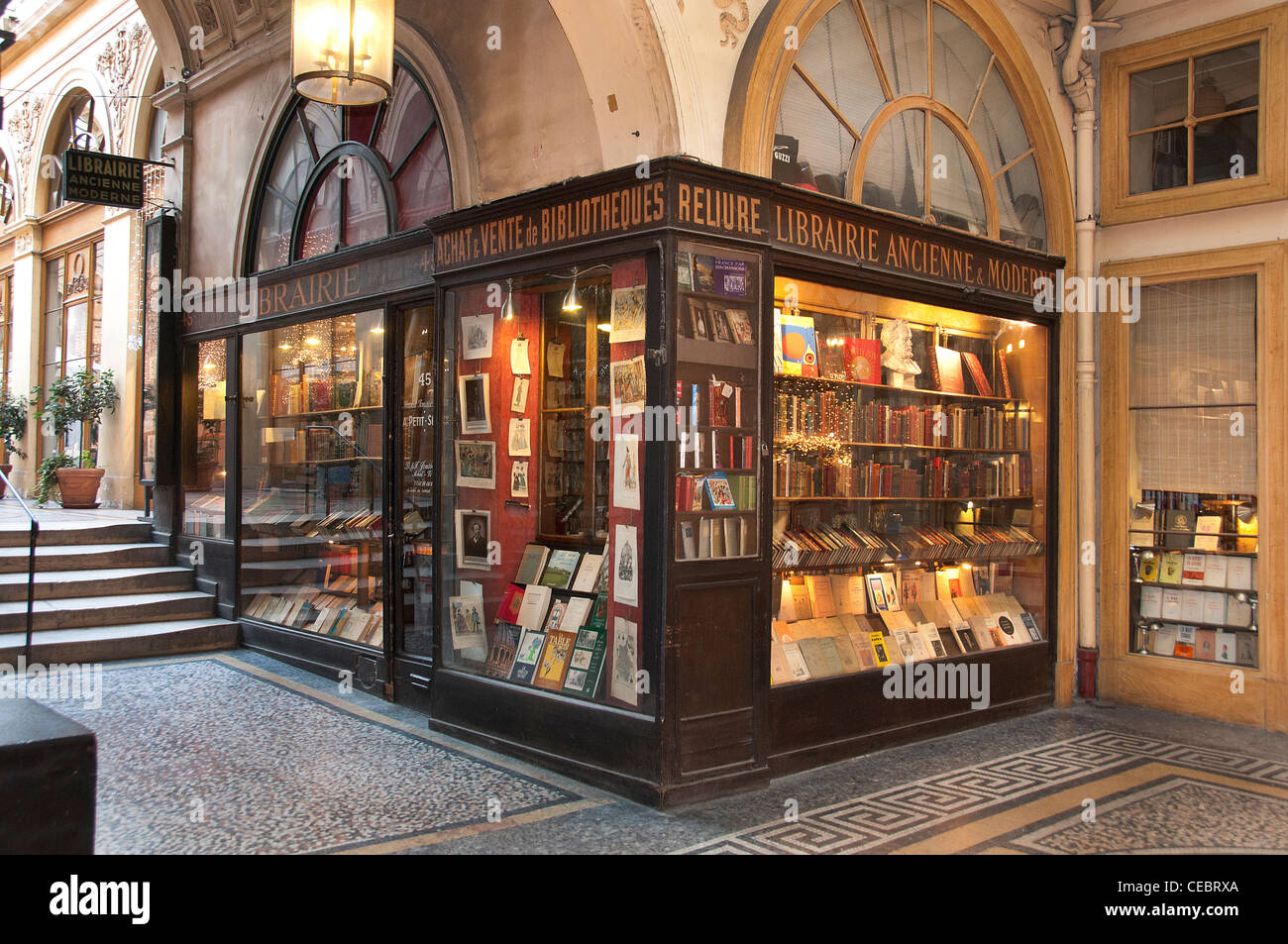 Librairie Ancienne Moderne Library Antique Modern - Gallery - Galerie Vivienne Paris France French Stock Photo