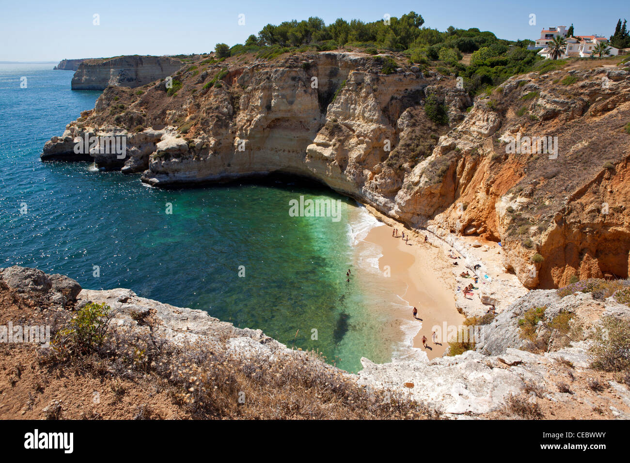 Praia do paraiso no carvoeiro algarve Stock Photo Alamy