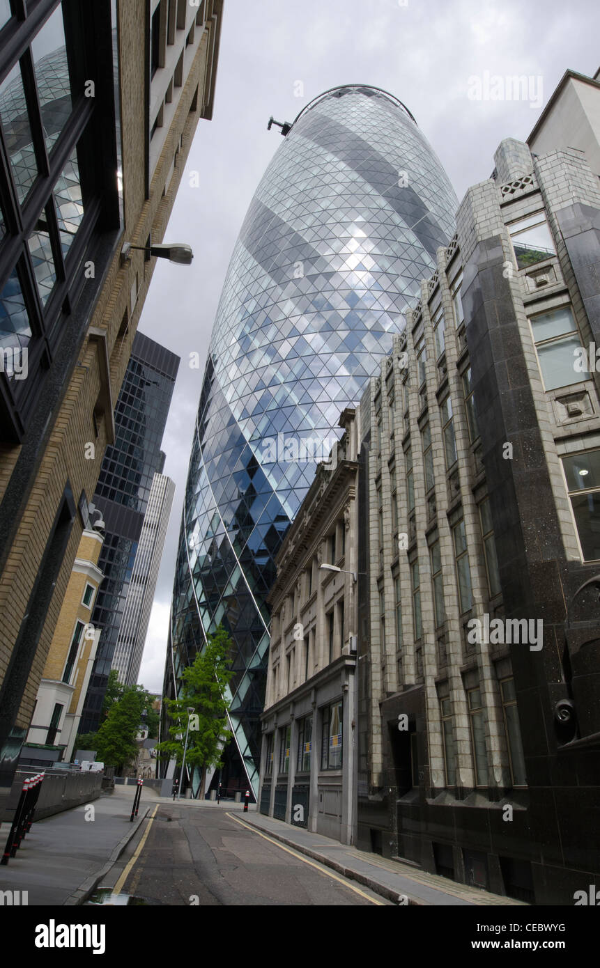 Swiss Re building 'The Gherkin', 30 St Mary Axe. City of London Uk Stock Photo