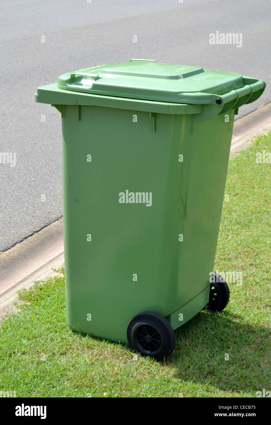Rubbish bin trash hires stock photography and images Alamy