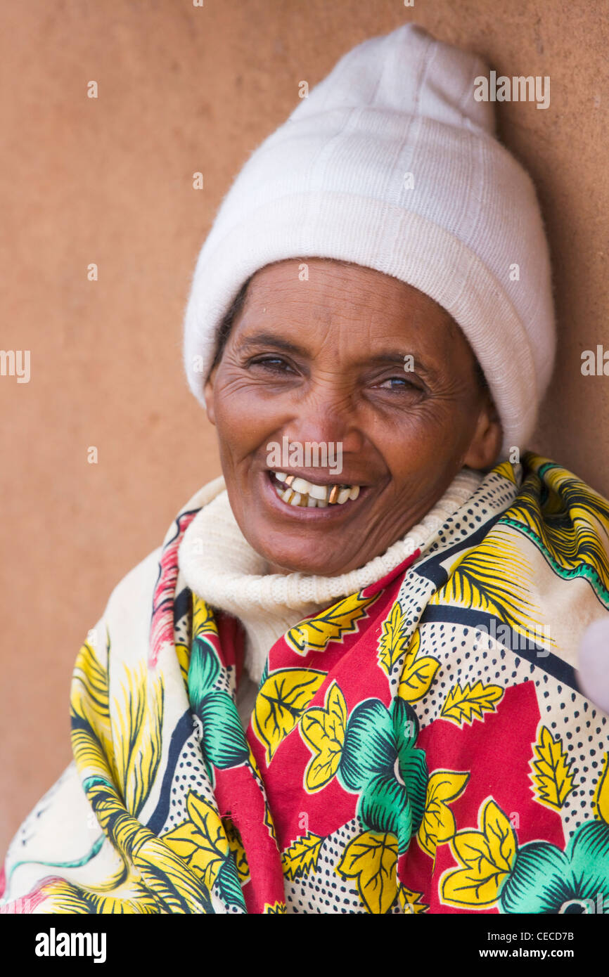 Portrait happy smile woman hi-res stock photography and images - Alamy