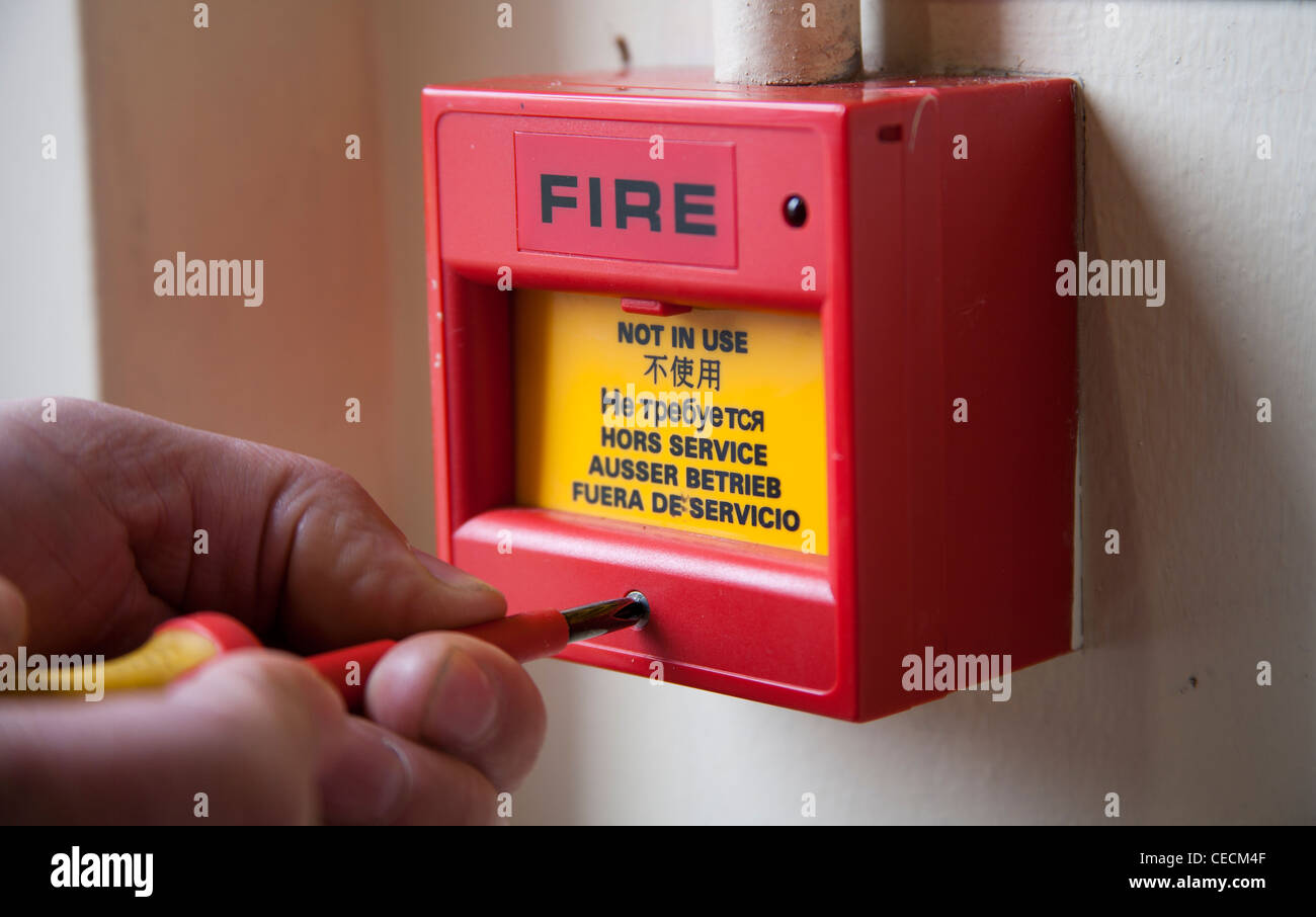 Fire alarm call point hires stock photography and images Alamy