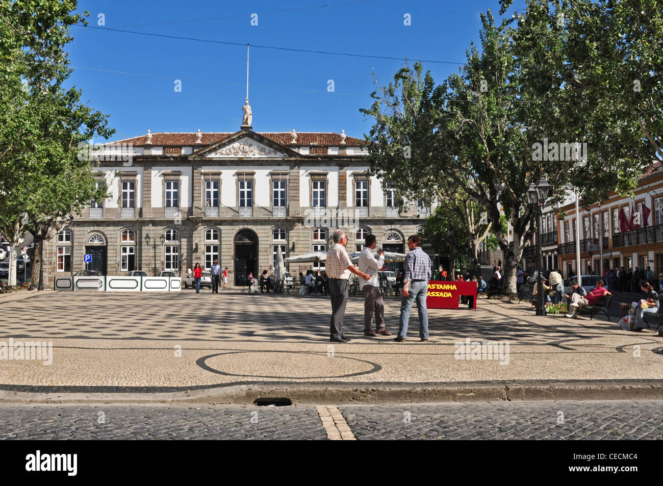 EUROPE, PORTUGAL, AZORES, Terceira, Angra do Heroismo, main square with Town Hall Stock Photo