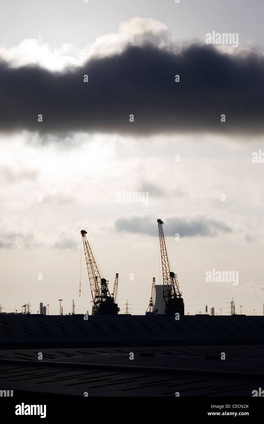 Cranes at Hull Port Stock Photo Alamy