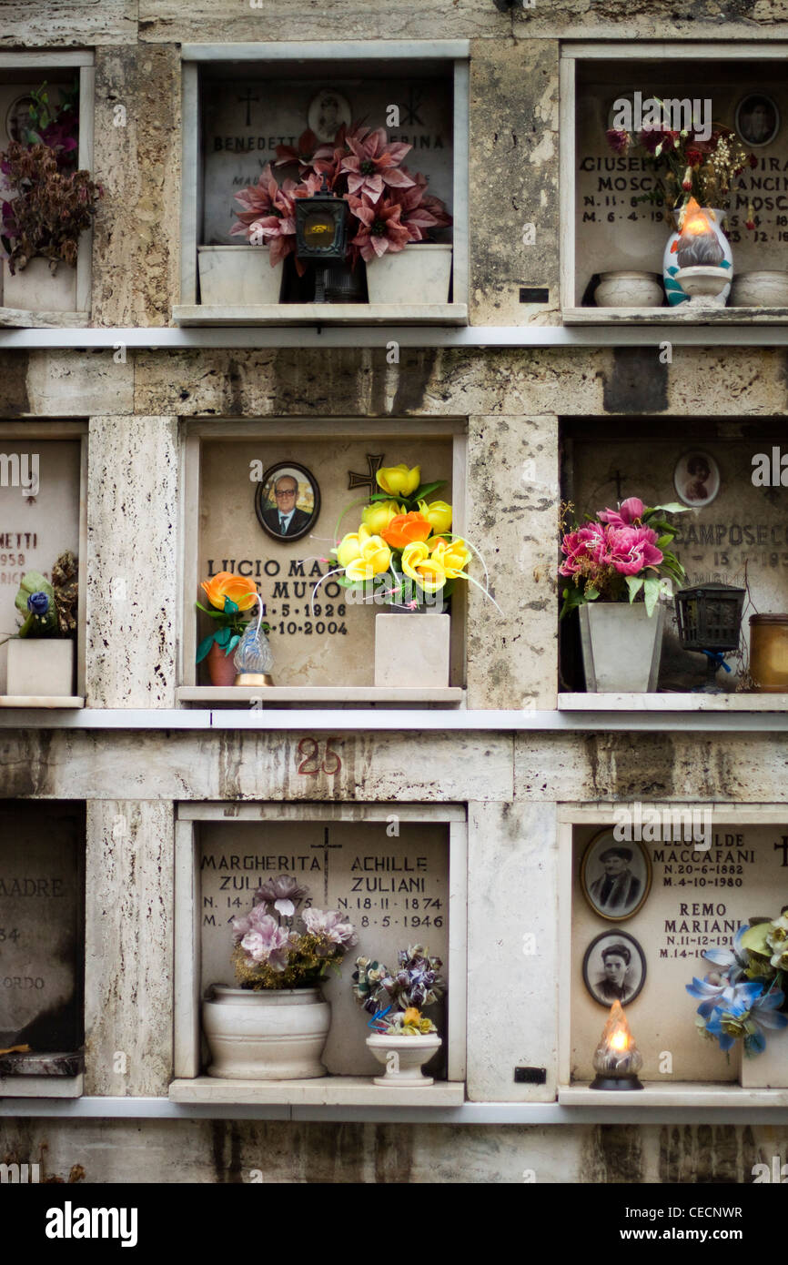 Cimitero del campo verano cemetery hi-res stock photography and images ...