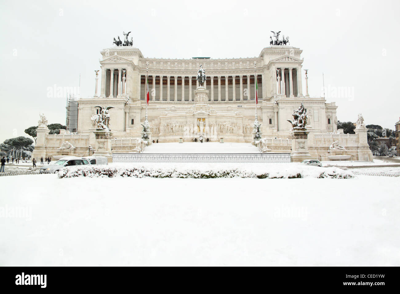 The Altar of Motherland covered by snow, a really rare event in Rome Stock Photo
