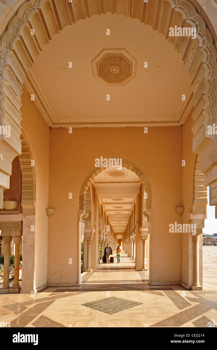 NORTH AFRICA, MOROCCO, Casablanca, Great Mosque Hassan II (1993), Islamic, archway with tourists Stock Photo