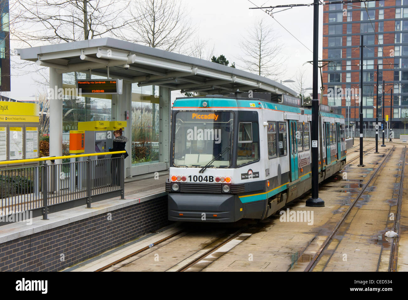 Metrolink tram approaches media city salford with service to Manchester Piccadilly Stock Photo