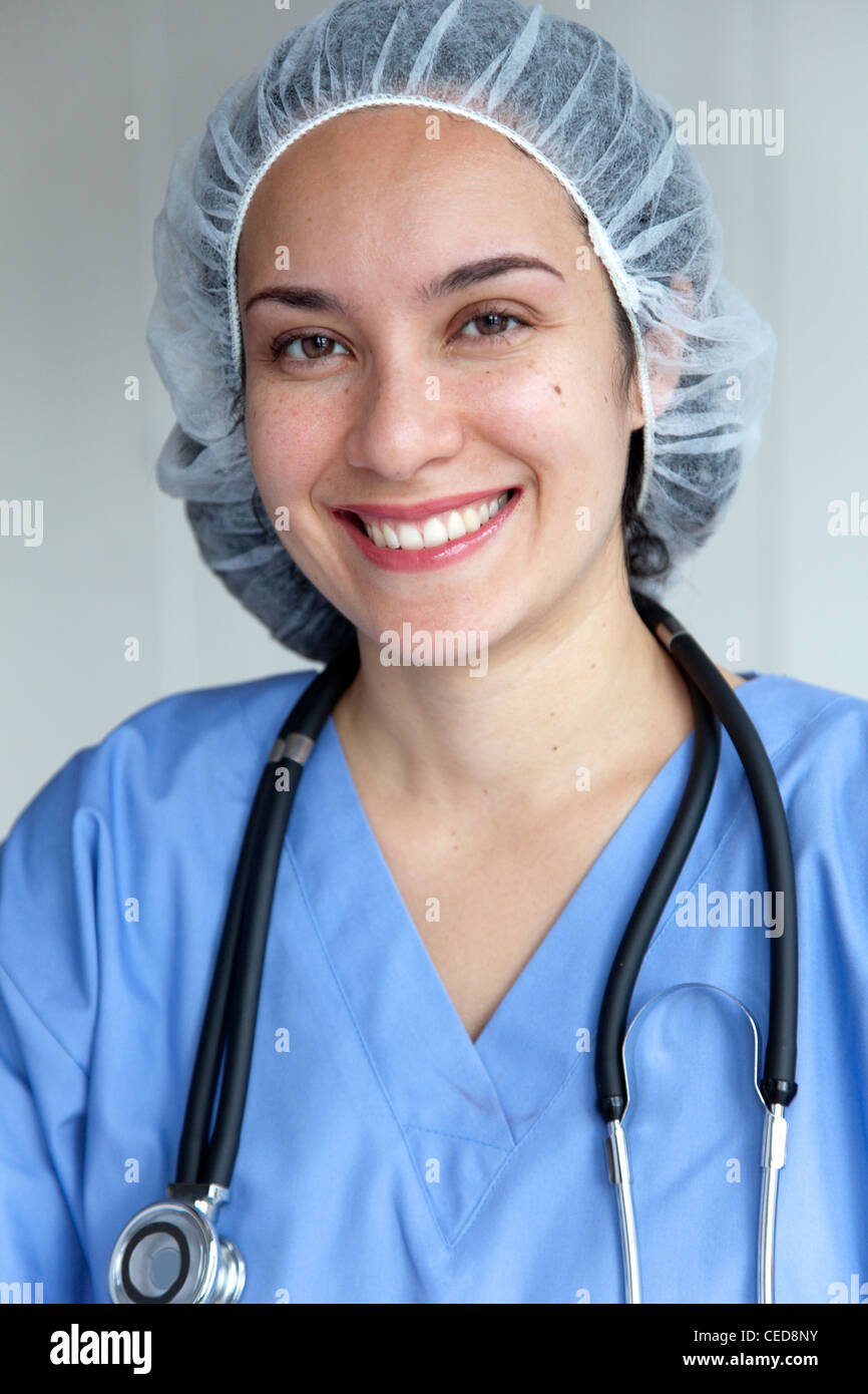 Doctor scrubs full length hires stock photography and images Alamy