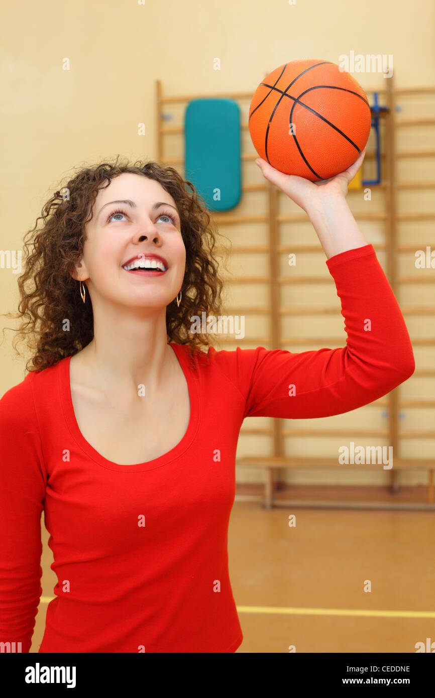 Girl throws basketball hires stock photography and images Alamy