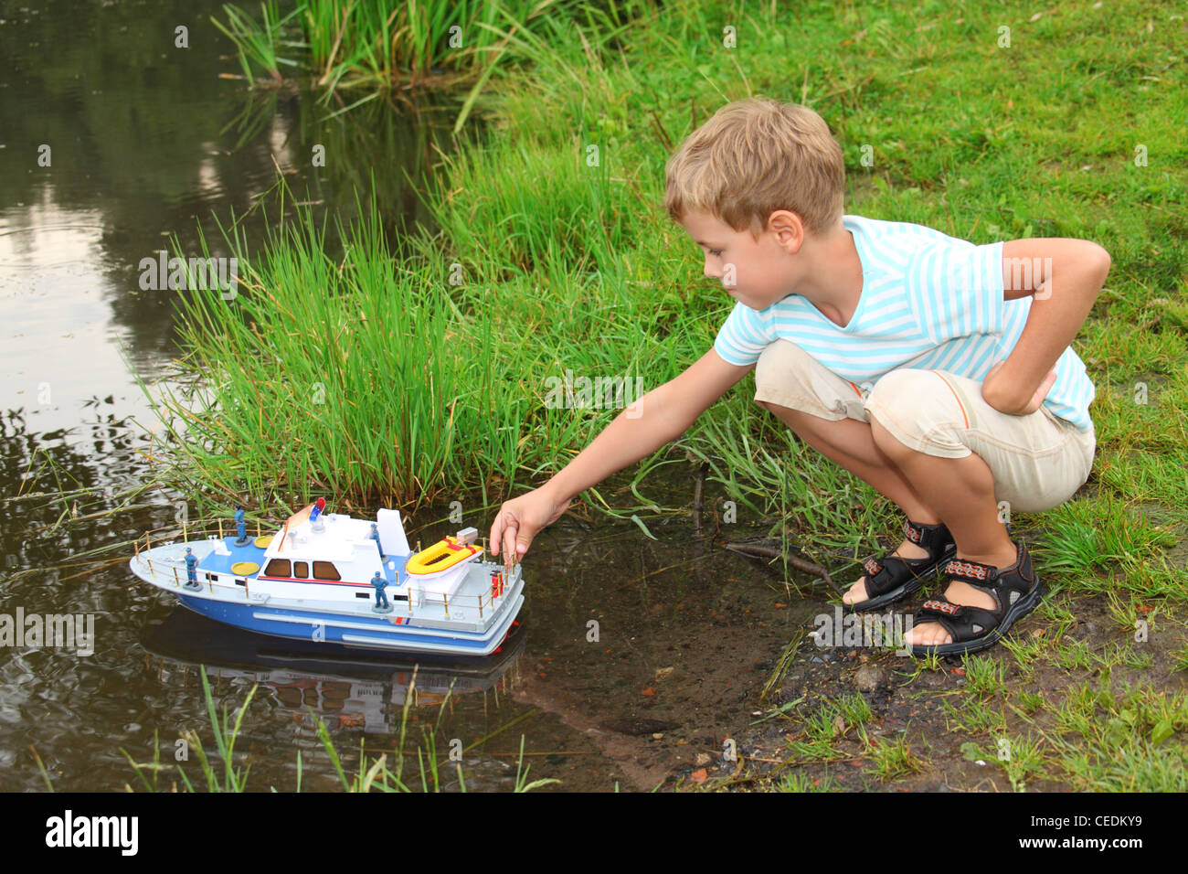 toy cruise ships that float