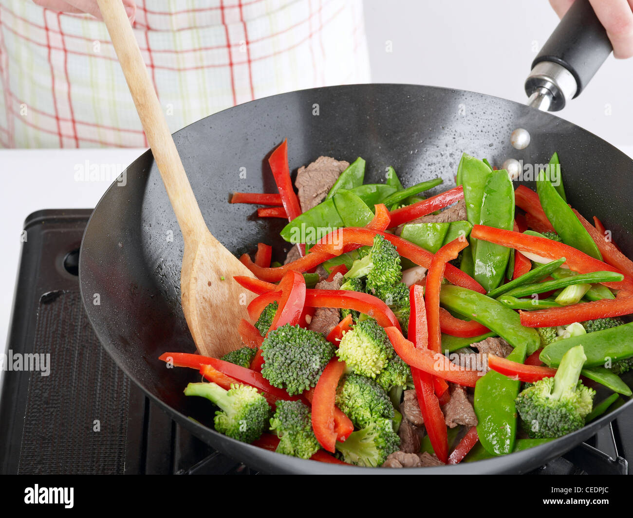 Making chow mein Stock Photo