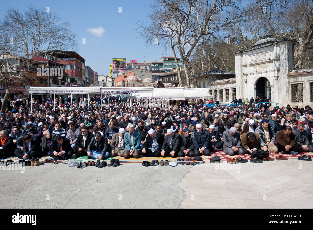 Muslim Friday mass prayer in Eyüp Mosque in Istanbul, Turkey Stock Photo