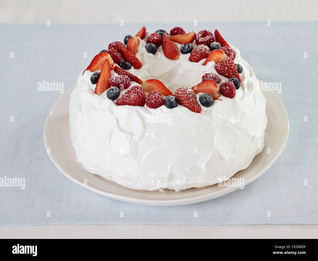 Angel Food Cake Stock Photo 43331275 Alamy