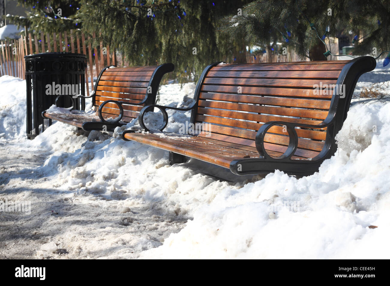 Wrought iron park benches hi-res stock photography and images - Alamy