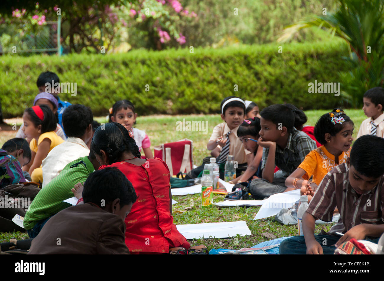 Painting competition hires stock photography and images Alamy