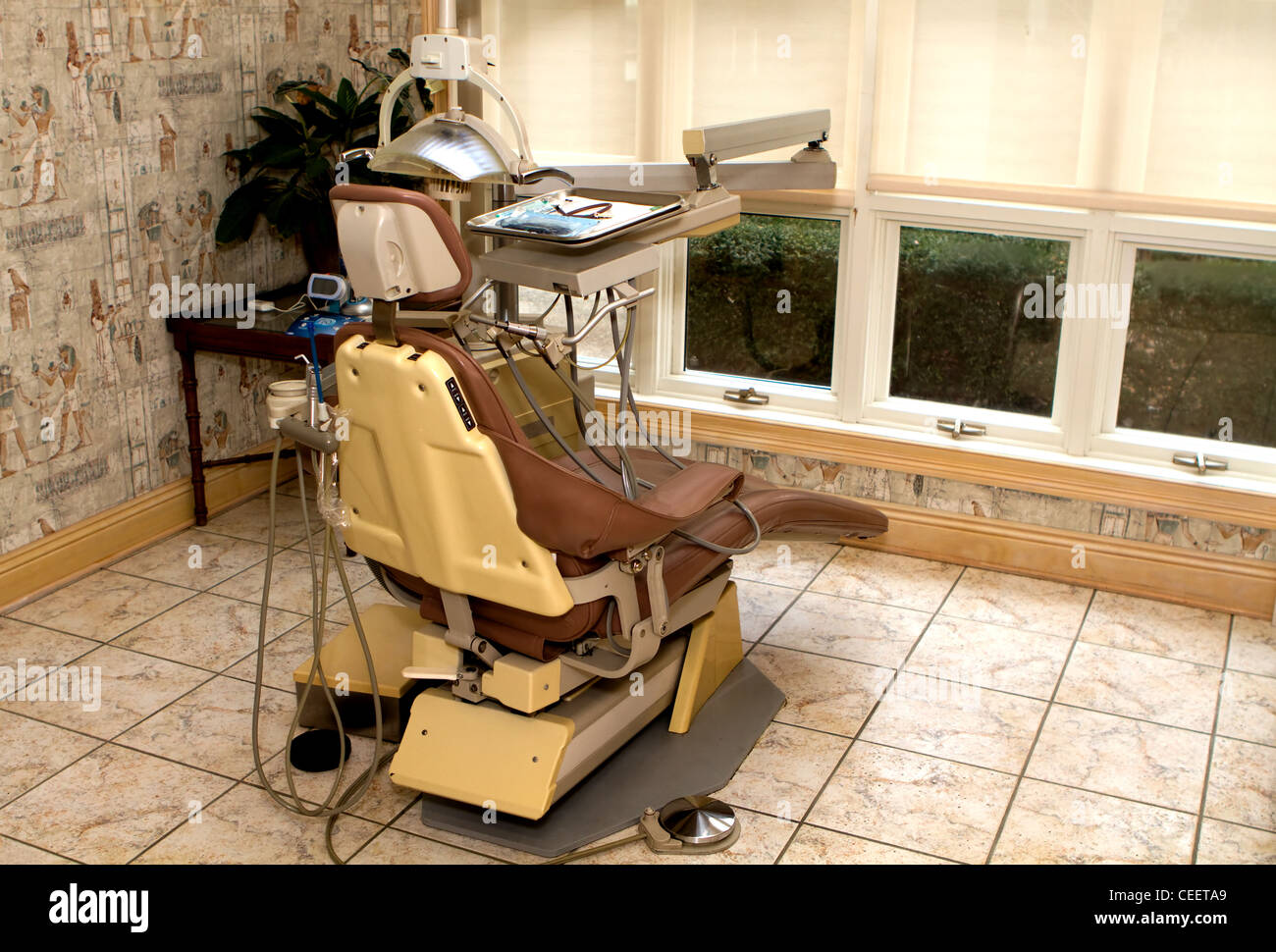 Dental hygienist hires stock photography and images Alamy